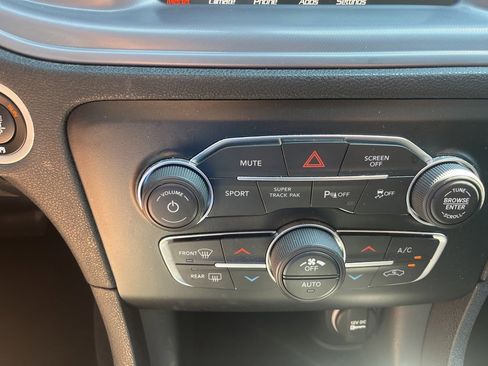 Used 2023 Dodge Charger SXT w/ Blacktop Package image 11