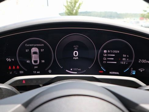 Used 2025 Porsche Taycan RWD image 9