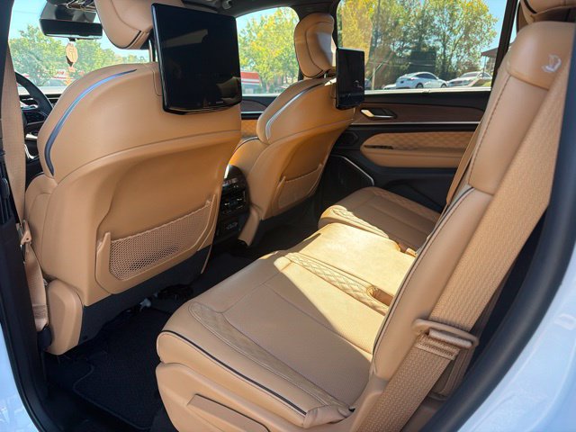 Used 2025 Jeep Grand Cherokee L Summit w/ Advanced Protech Group IV AWD/4WD image 12