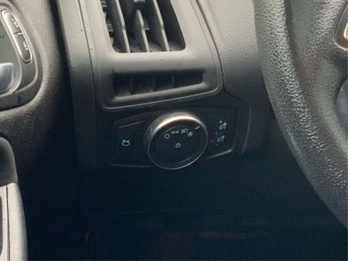 Used 2017 Ford Focus SE image 20