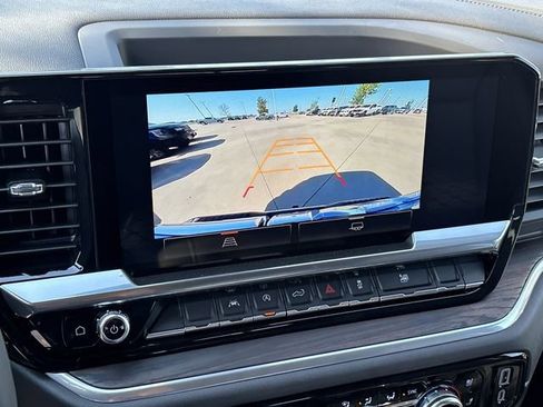 New 2026 GMC Sierra 1500 SLT image 15