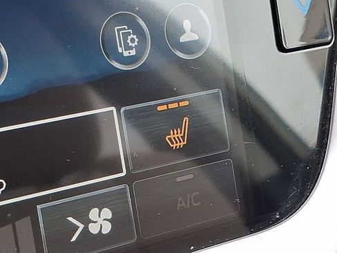 Certified 2025 Subaru Outback Premium image 23