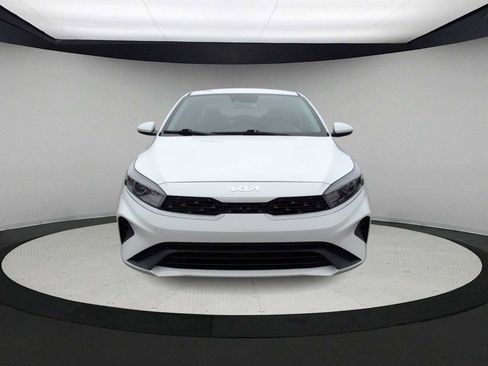 Used 2024 Kia Forte LXS image 3