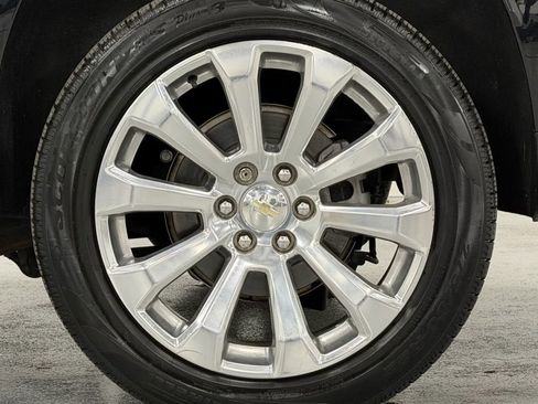 Used 2021 Chevrolet Suburban Premier w/ Premium Package image 9