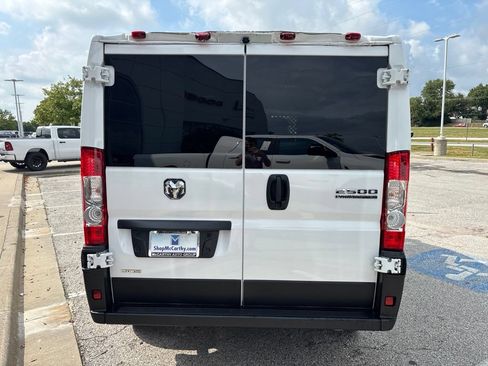 Used 2025 RAM ProMaster 2500 w/ U-Haul Equipment Group FWD image 11