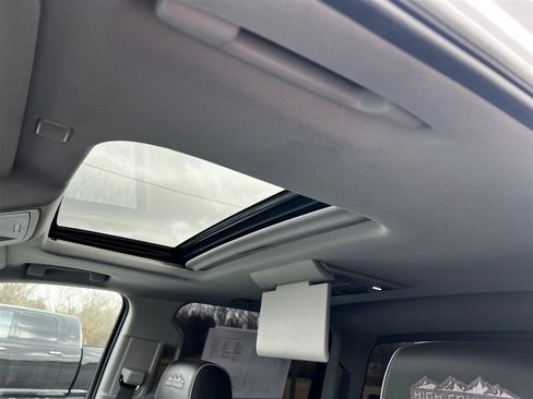 Used 2018 Chevrolet Silverado 2500 High Country w/ Duramax Plus Package image 8