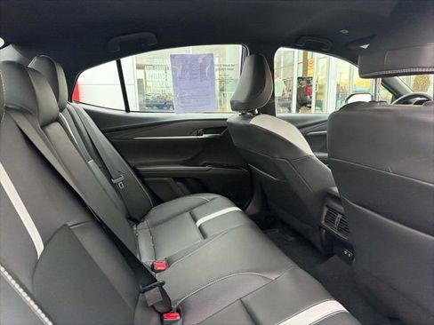 Used 2025 Toyota Camry SE image 24