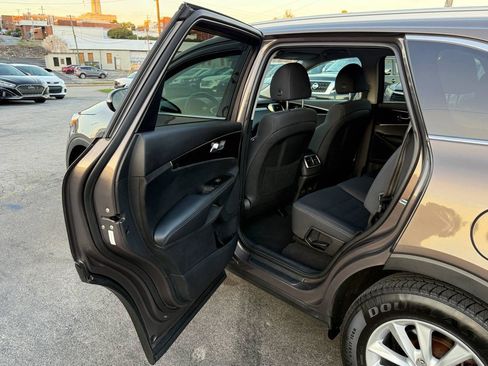 Used 2019 Kia Sorento AWD w/ LX Convenience Package image 33