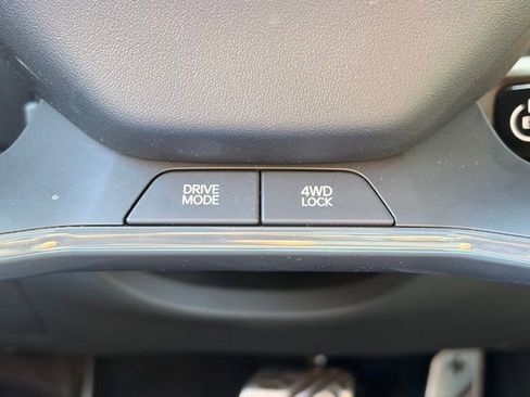 Used 2025 Kia EV9 GT-Line AWD/4WD image 18