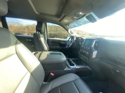 Used 2021 Chevrolet Silverado 1500 LT Trail Boss w/ Convenience Package II image 4