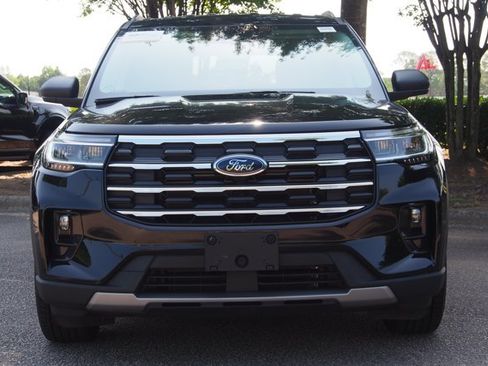 Certified 2025 Ford Explorer Active w/ Active Comfort Package RWD image 2
