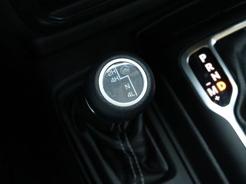 Used 2023 Jeep Wrangler Unlimited Sahara AWD/4WD image 23