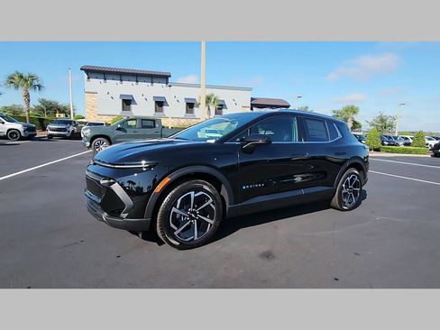 New 2026 Chevrolet Equinox EV LT image 17