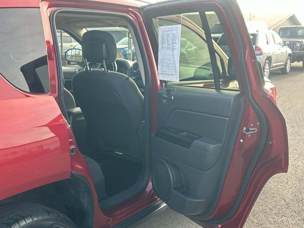 Used 2011 Jeep Compass Sport FWD image 22