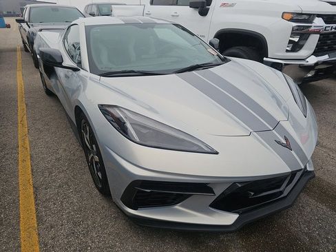 Used 2021 Chevrolet Corvette Stingray Premium Cpe w/ Z51 Performance Package image 3