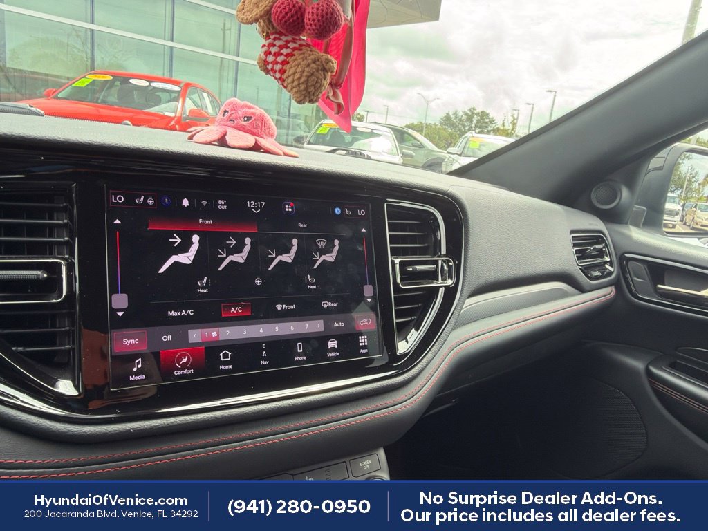 Used 2025 Dodge Durango GT AWD/4WD image 2