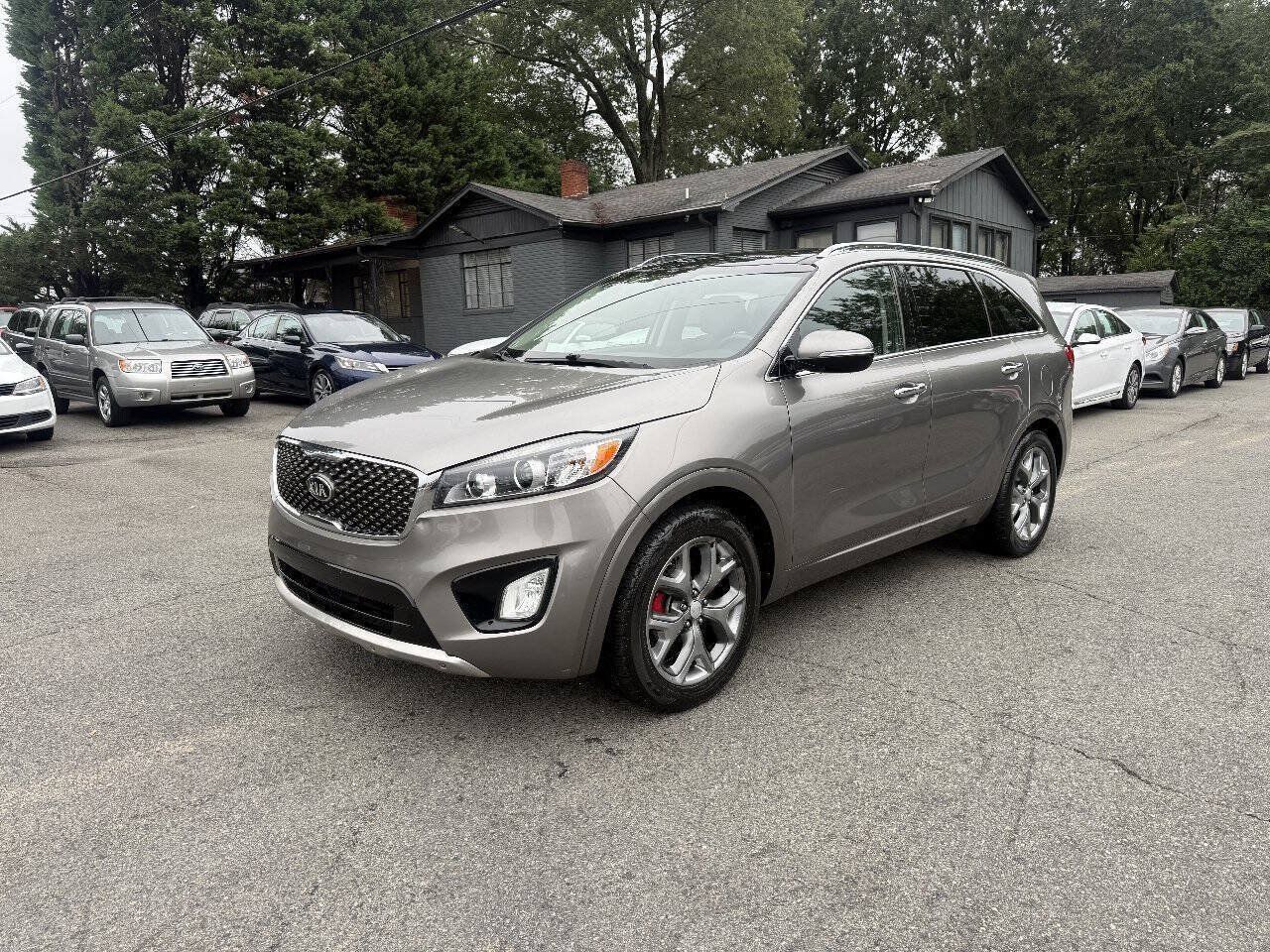 Used 2016 Kia Sorento SX FWD image 2