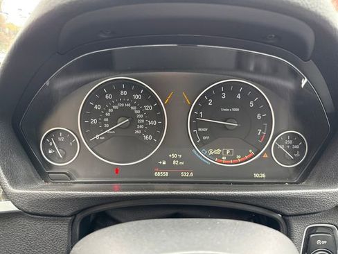 Used 2018 BMW 320i xDrive Sedan w/ Premium Package image 18