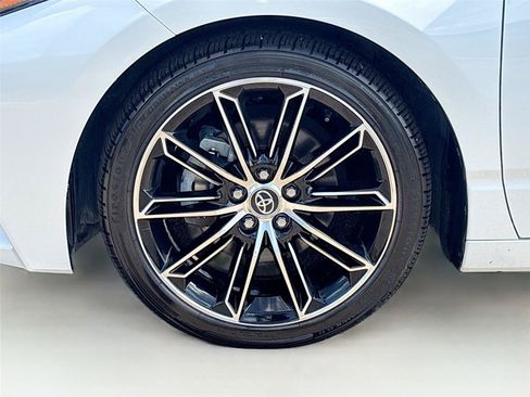 Used 2019 Toyota Avalon Touring FWD image 32