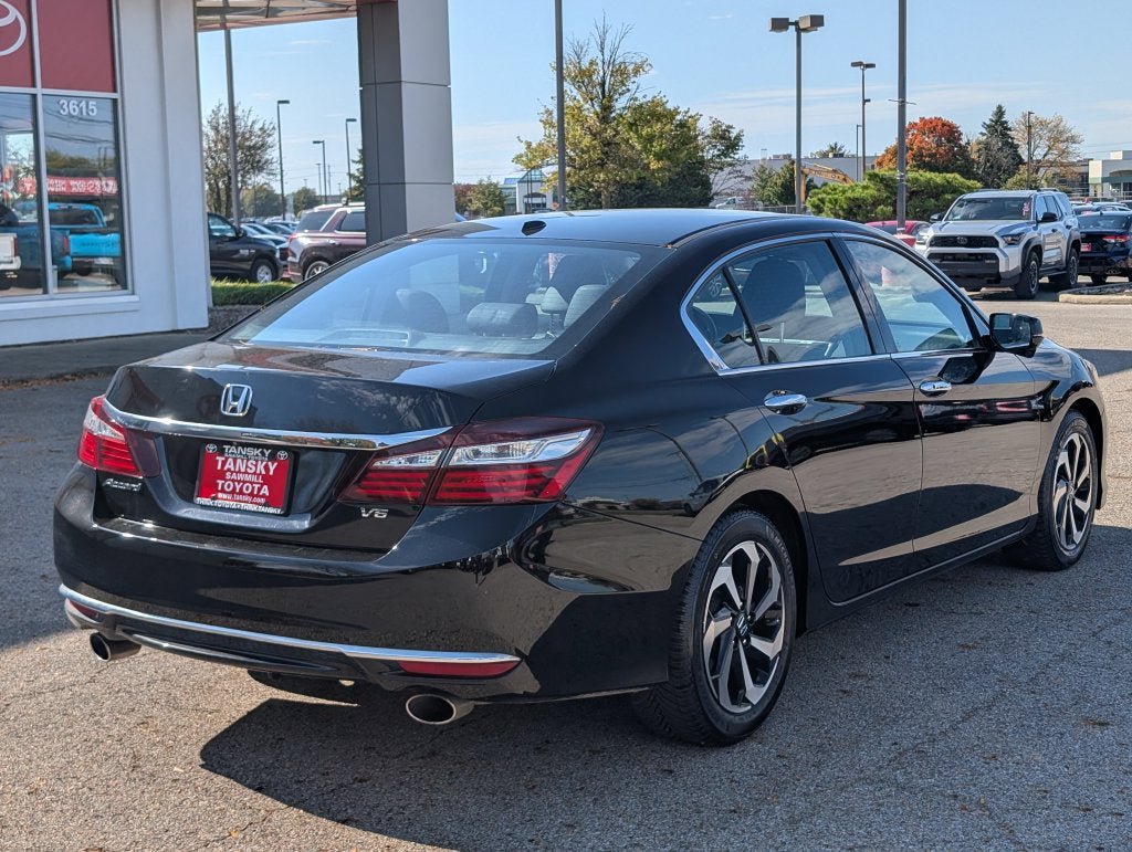 Used 2017 Honda Accord EX-L image 7