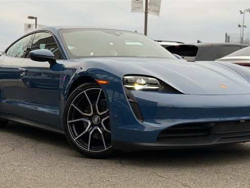 Used 2023 Porsche Taycan image 7