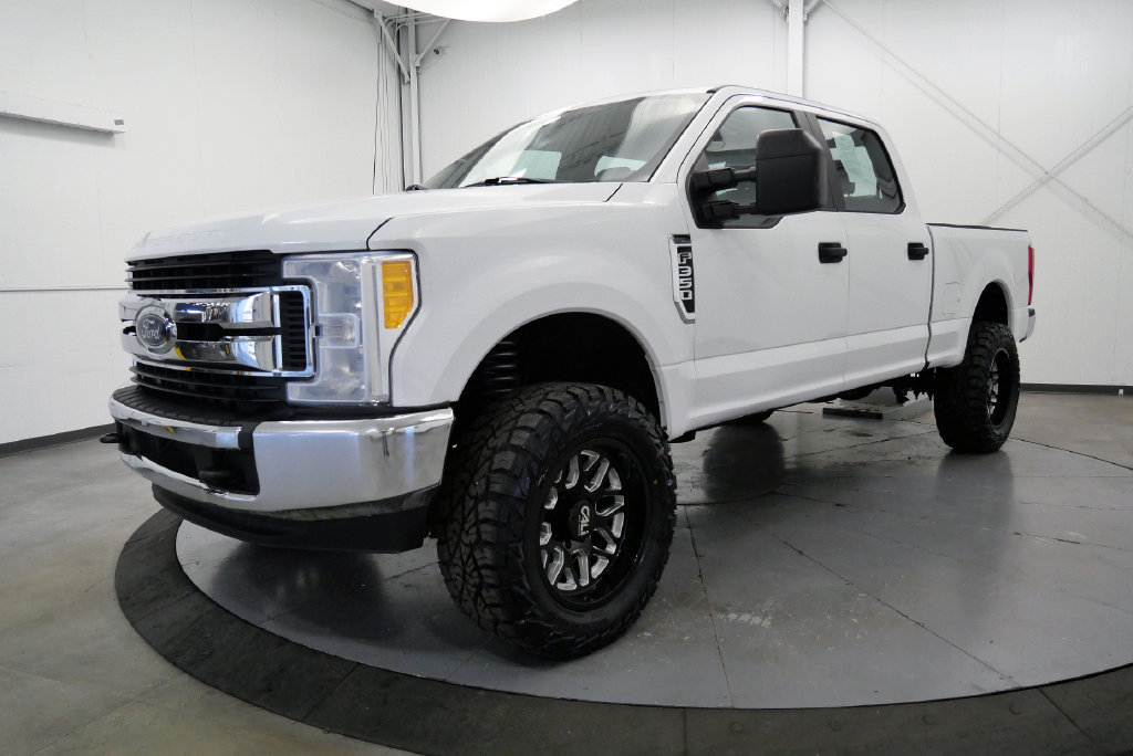 Used 2017 Ford F350 XL AWD/4WD image 4