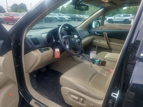 Used 2013 Toyota Highlander Limited AWD/4WD image 16