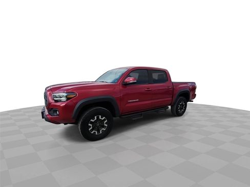 Used 2021 Toyota Tacoma TRD Off-Road w/ Technology Package AWD/4WD image 4