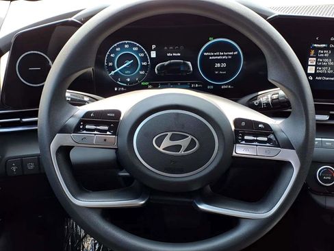 Certified 2024 Hyundai Elantra Blue image 19