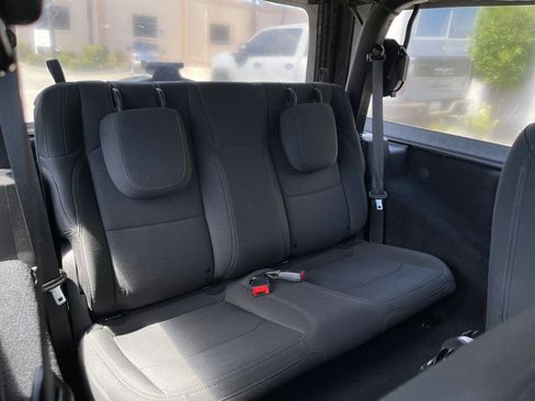 Used 2018 Jeep Wrangler Sport AWD/4WD image 22