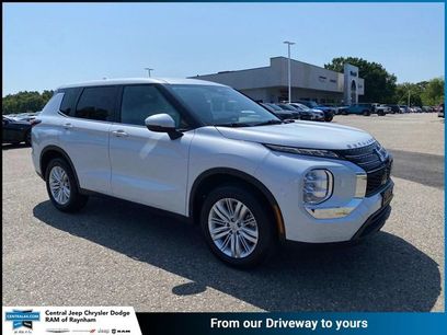 Used 2024 Mitsubishi Outlander ES