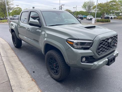 Used 2023 Toyota Tacoma TRD Sport image 3