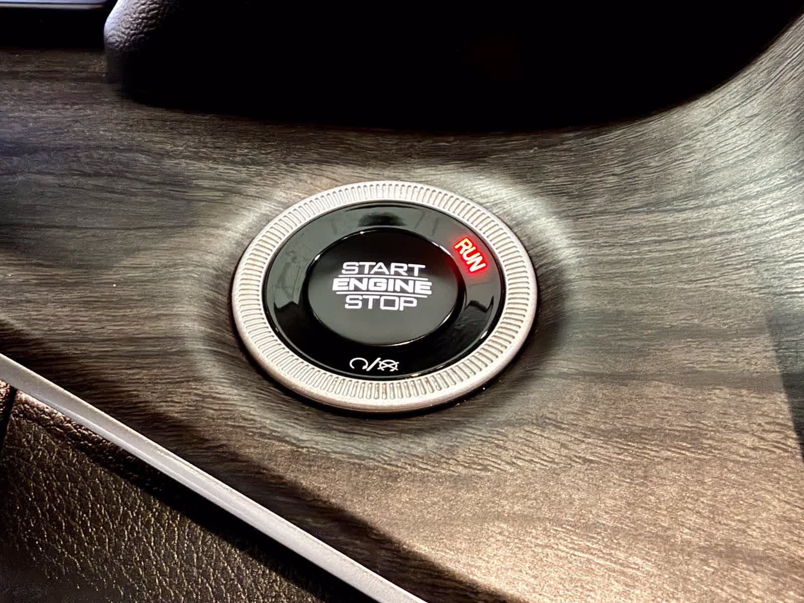 Used 2024 Jeep Grand Cherokee Limited RWD image 29
