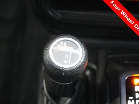 Used 2021 Jeep Gladiator Willys image 17