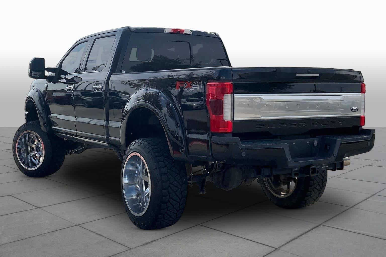 Used 2019 Ford F250 Platinum w/ Platinum Ultimate Package AWD/4WD image 12