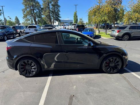 Used 2022 Tesla Model Y Performance AWD/4WD image 6