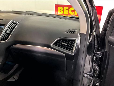 Used 2015 Ford Edge Titanium image 16