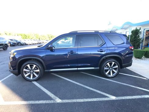 Certified 2024 Honda Pilot Touring image 7