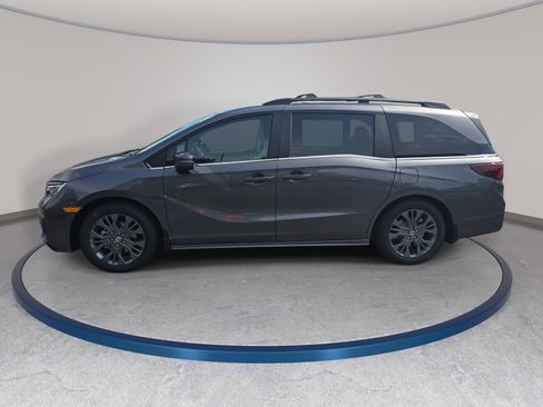 New 2026 Honda Odyssey Touring image 8