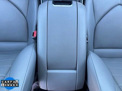Used 2021 Toyota Highlander XLE AWD/4WD image 37