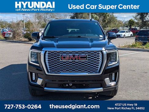 Used 2022 GMC Yukon XL Denali w/ Denali Premium Package image 8