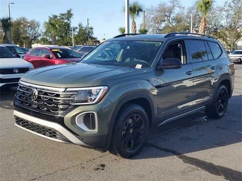 Certified 2025 Volkswagen Atlas Peak Edition SE image 2