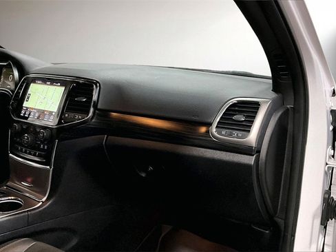 Used 2022 Jeep Grand Cherokee Laredo X image 27