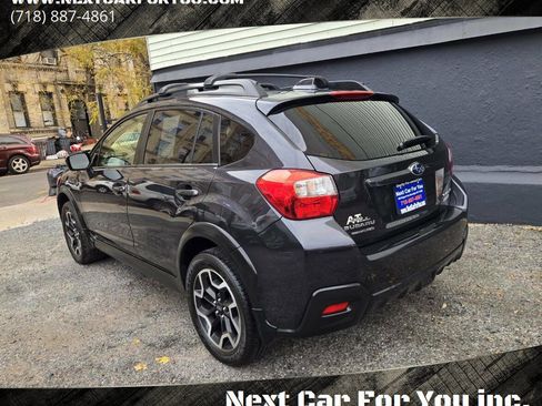 Used 2017 Subaru Crosstrek 2.0i Premium image 3