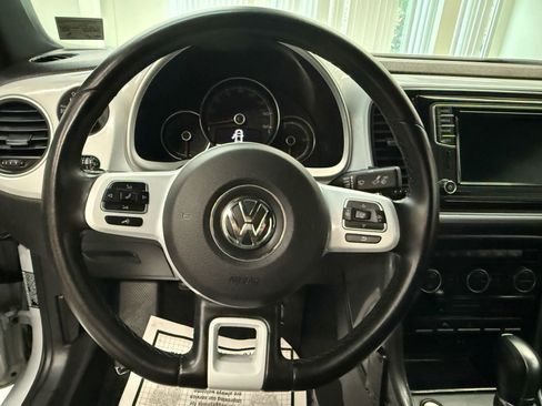 Used 2018 Volkswagen Beetle 2.0T SE w/ SE Premium Package image 22