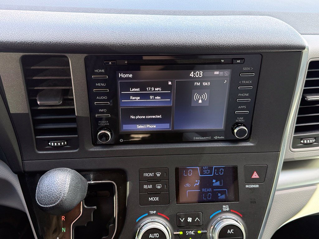 Used 2018 Toyota Sienna LE FWD image 15