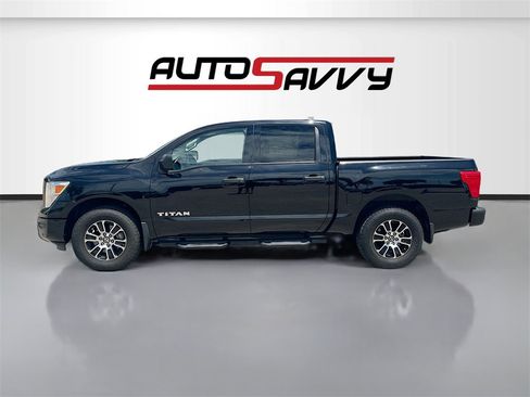 Used 2022 Nissan Titan SV w/ SV Convenience Package image 4