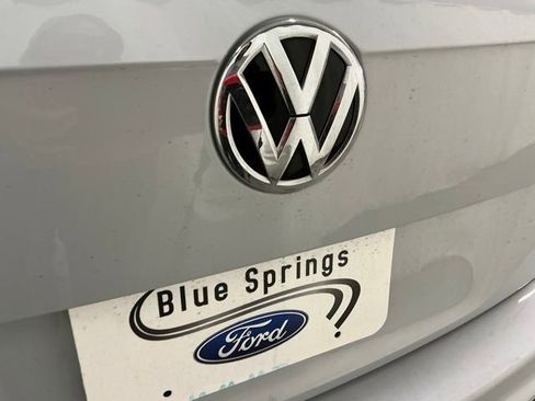 Used 2018 Volkswagen Tiguan S image 5