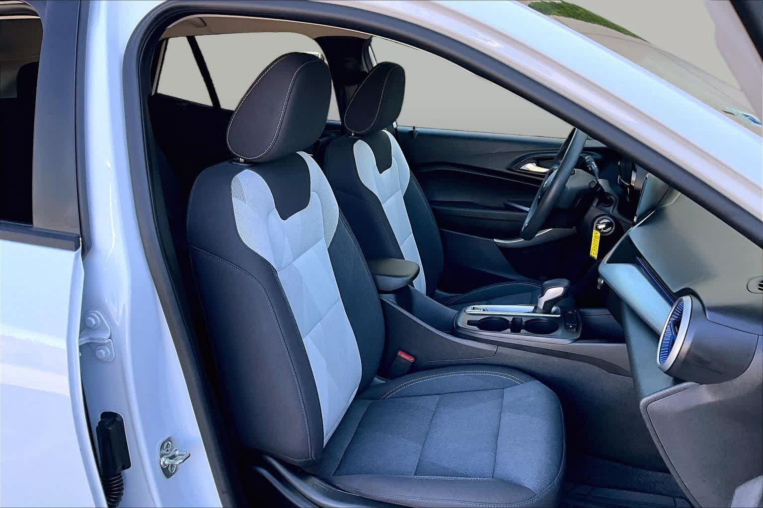 Used 2025 Chevrolet Trax LS FWD image 8