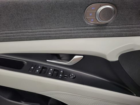 Used 2024 Hyundai Elantra Limited FWD image 30